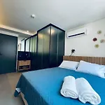 Elegante Acomodacao No Bessa. Gbs 408